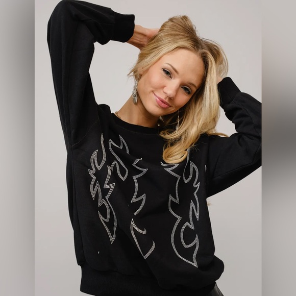 NEW blue b Black & White Cowboy Stitch Embroidered Relaxed Fit Comfy Sweatshirt - Picture 2 of 5